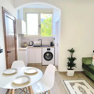New Close To Sea And Downtown Vlorë